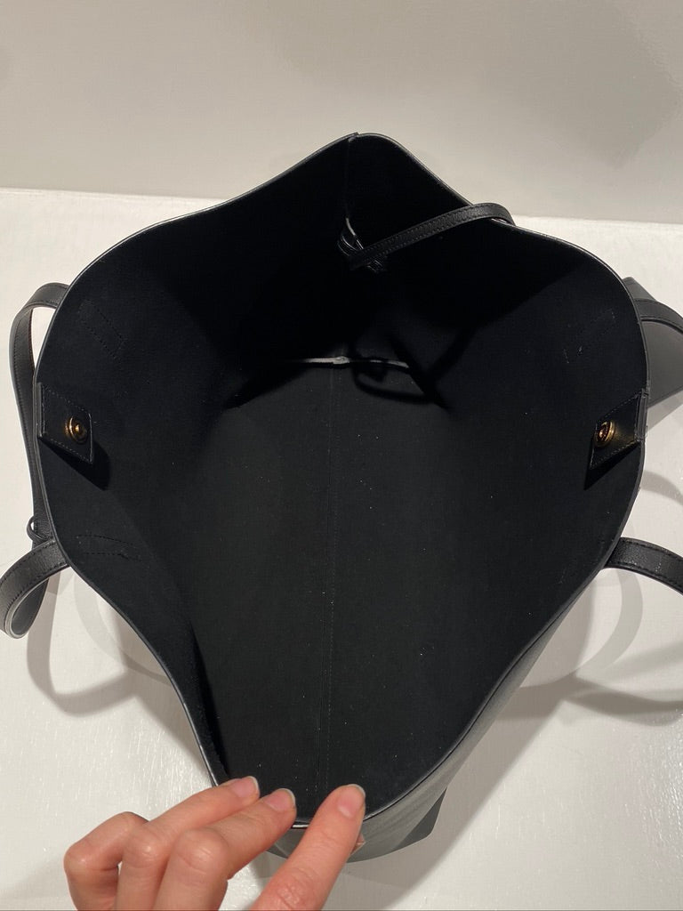 Saint Laurent East/West Shopping Tote i sort læder - (Nypris 1250 Euro/ca 9.340kr)
