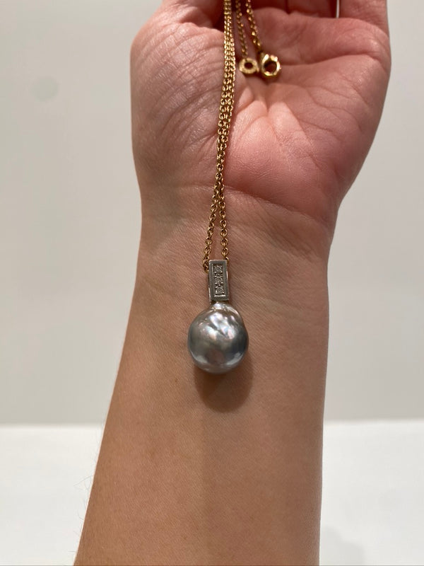 Smykkevedhæng i 14 Karat Hvidguld - Fra A. Dragsted i Store Kongensgade