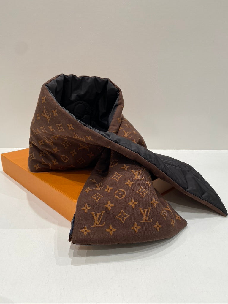 Louis Vuitton Tørklæde/ Vendbart Sort Eller Mogogram