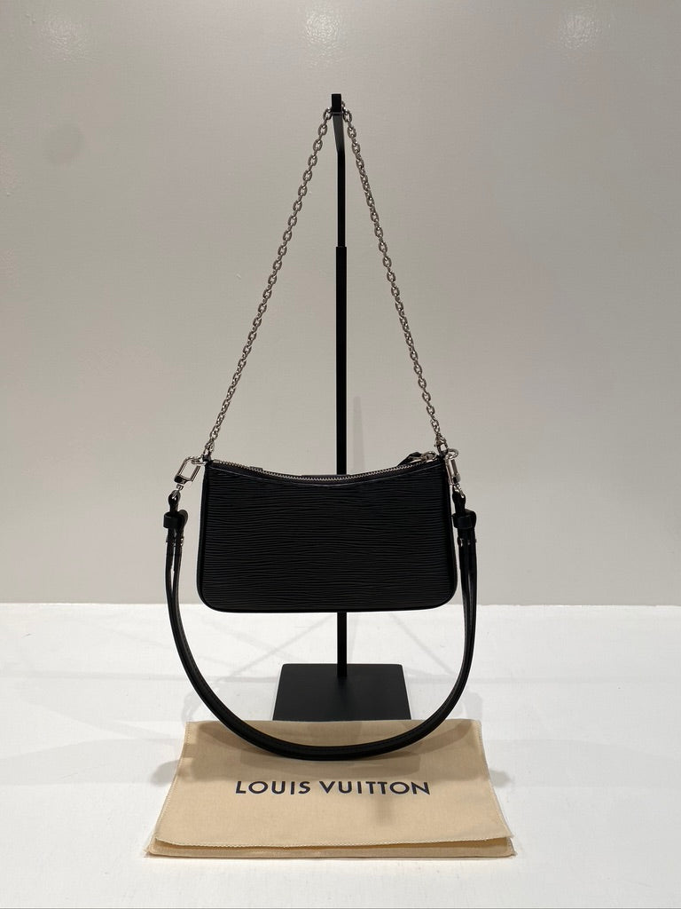 Louis Vuitton Easy Pouch On Strap Epi - (Nypris ca 11.600 kr)
