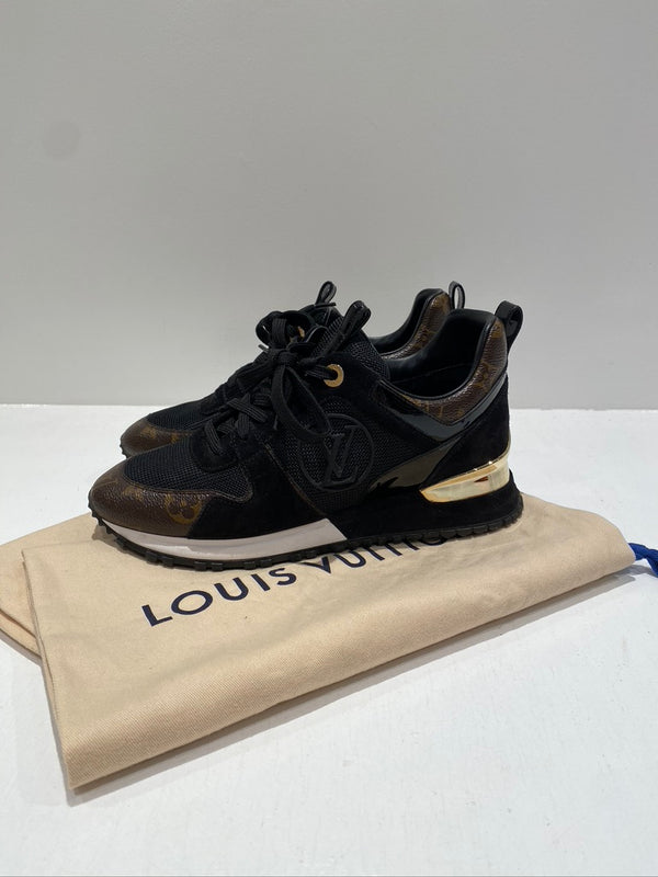 Louis Vuitton Run Away Trainer - Passer ca str 37 (Oprindeligt Str 36 Men De Er Store I Størrelsen) - (Nypris 7.250 kr)
