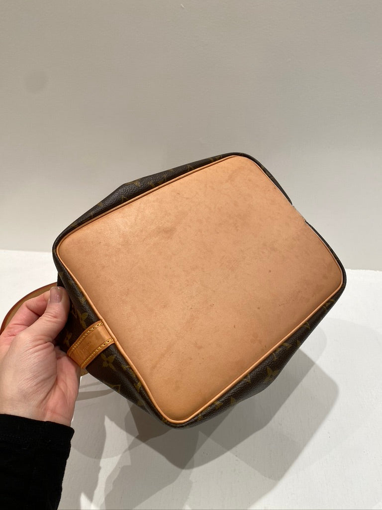 Louis Vuitton Petit Noé Skuldertaske I Monogram Canvas - (Nypris 13.200 kr)