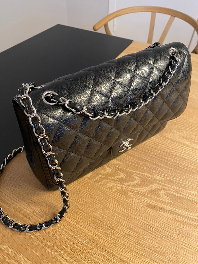 Chanel Classic Large Flap - (Nypris 86.830 kr)