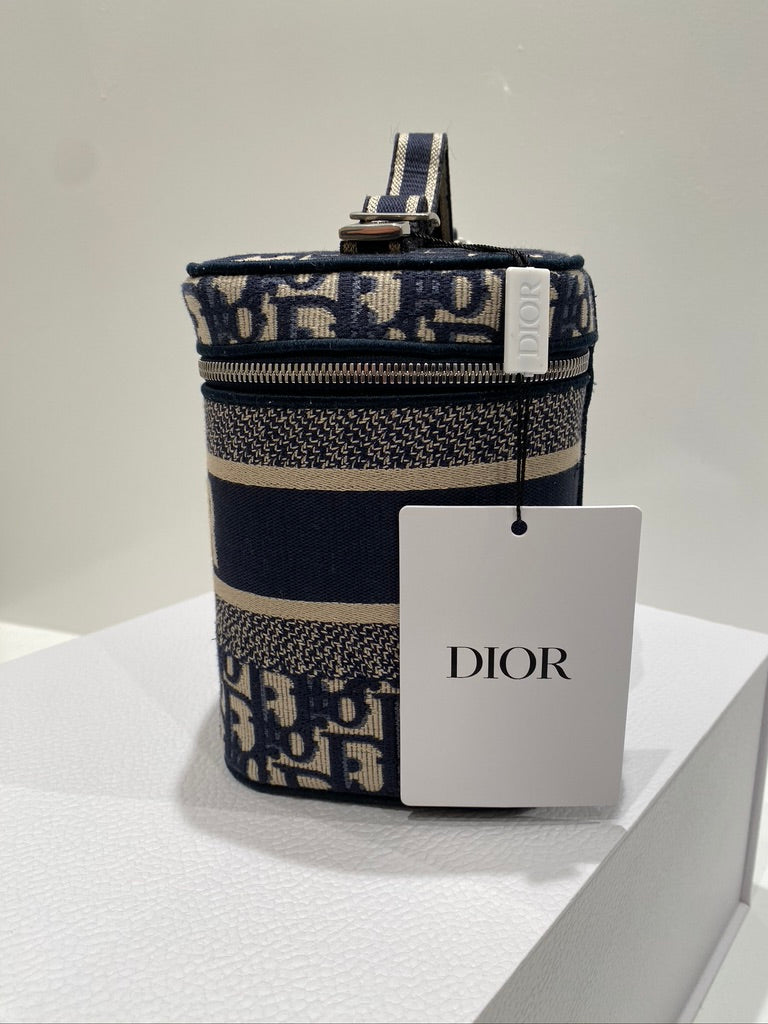 Dior Vanity Case - (Nypris 13.070 kr)