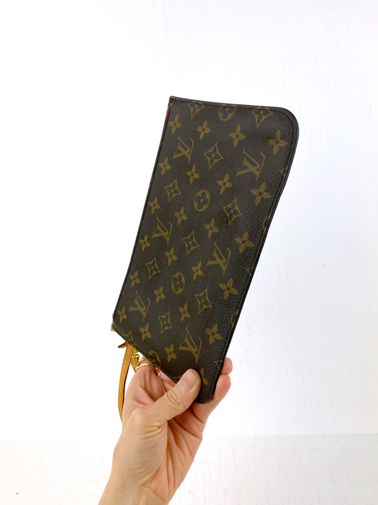 Louis Vuitton Clutch - Monogram