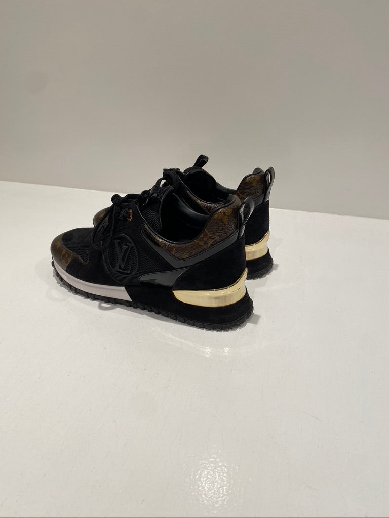 Louis Vuitton Run Away Trainer - Passer ca str 37 (Oprindeligt Str 36 Men De Er Store I Størrelsen) - (Nypris 7.250 kr)