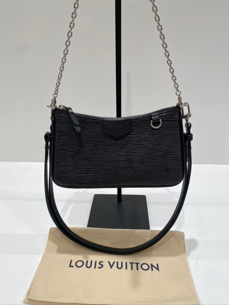 Louis Vuitton Easy Pouch On Strap Epi - (Nypris ca 11.600 kr)