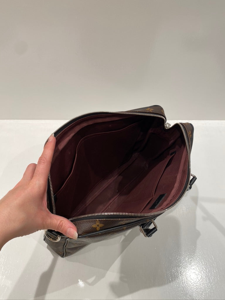 Louis Vuitton Monogram Porte-Documents/ Klassisk Arbejdstaske - (Nypris ca 17.600 kr)