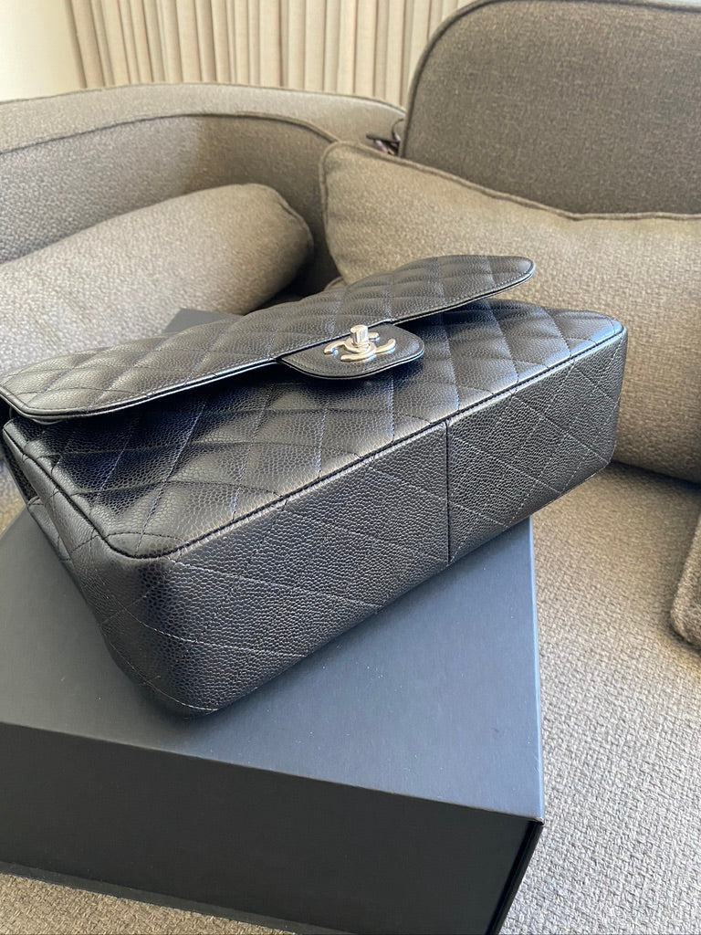 Chanel Classic Large Flap - (Nypris 86.830 kr)