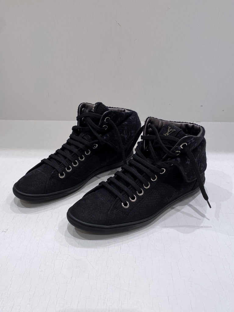 Louis Vuitton Sneakers - Str 37,5. Store i størrelsen - Passer ca str 38!