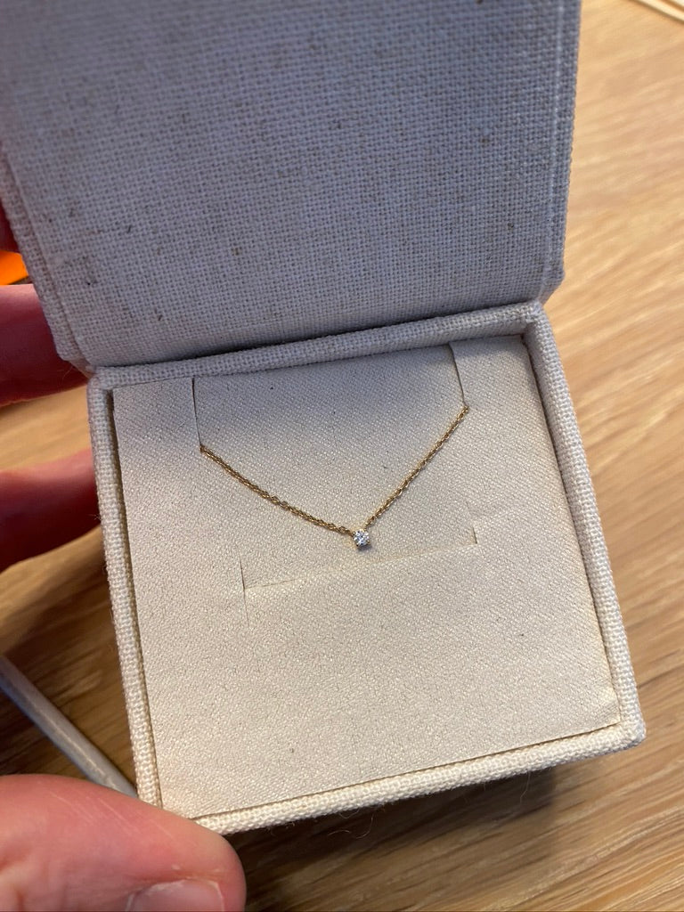Longvè - Tiny Diamond Necklace 14 Karat Guld (0.03 ct.) - (Nypris ca 3.645kr)