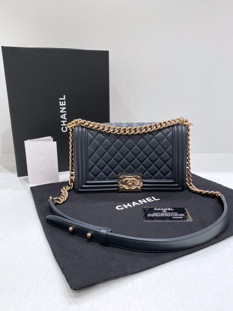 Chanel Medium Boy Bag - Mørkegrå/Mørkeblå - (Nypris 52.810 kr)