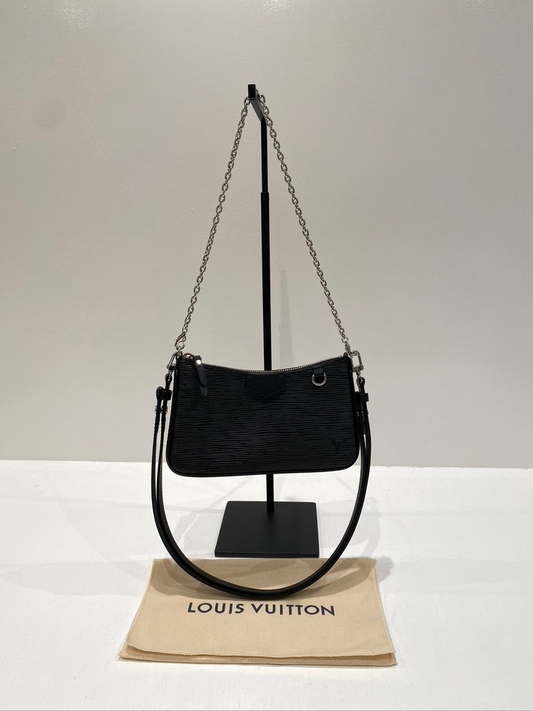 Louis Vuitton Easy Pouch On Strap Epi - (Nypris ca 11.600 kr)