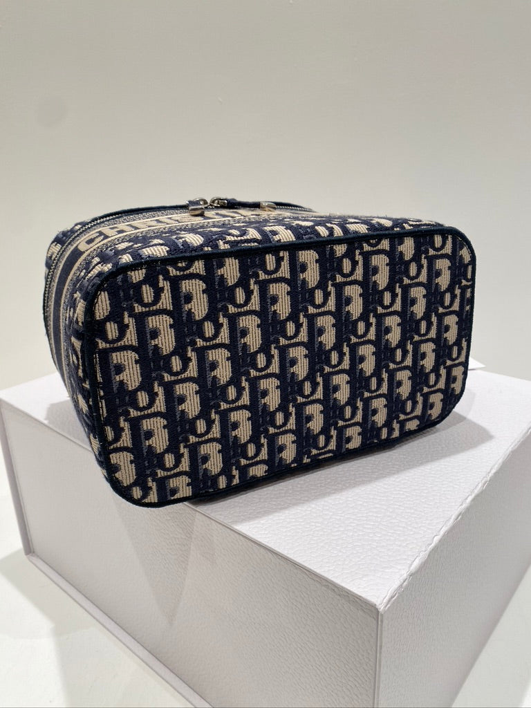 Dior Vanity Case - (Nypris 13.070 kr)