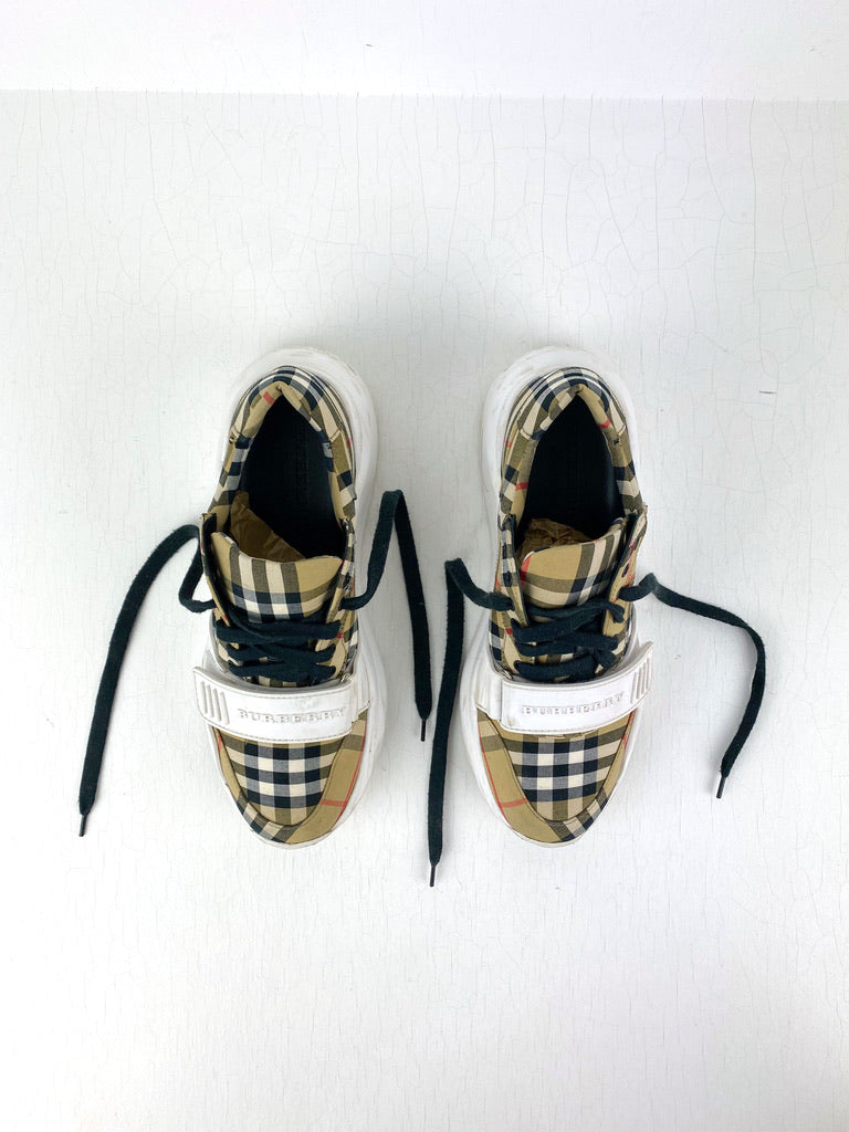 Burberry Sneakers - Str 39