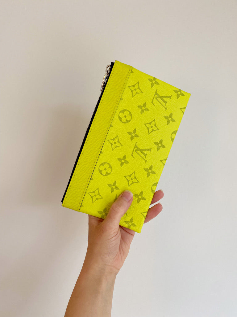 Louis Vuitton Pochette Discovery PM Taigarama Jeaune/Clutch