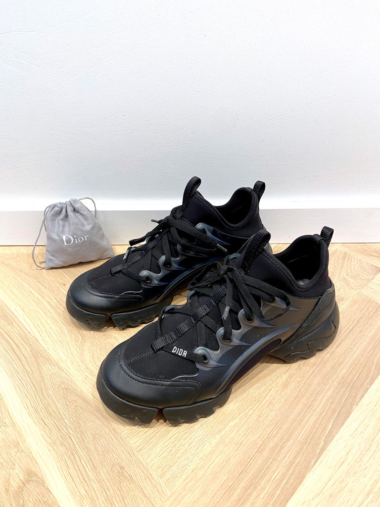 Dior D-Connect - Passer ca str 38 (Nypris ca 6.627kr/890 Euro)