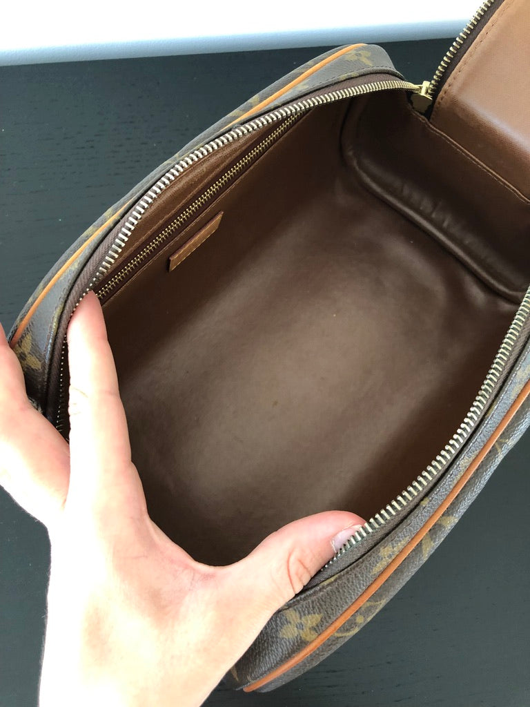Louis Vuitton King Size Pouch Monogram Canvas