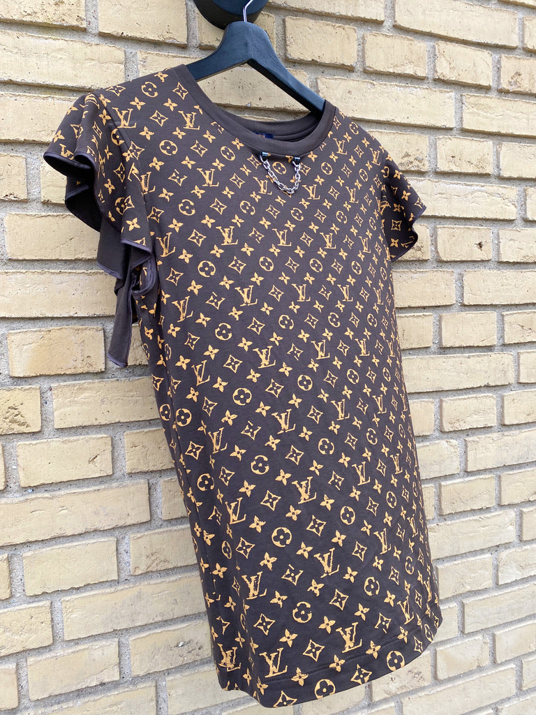 Louis Vuitton Escale Printed Luxery T-Shirt - Passer Ca Str S/Lille M (Oprindeligt Str L, Men Lille I Størrelsen)