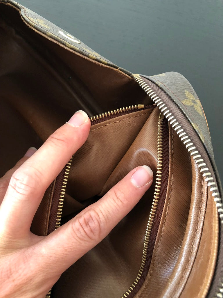 Louis Vuitton King Size Pouch Monogram Canvas