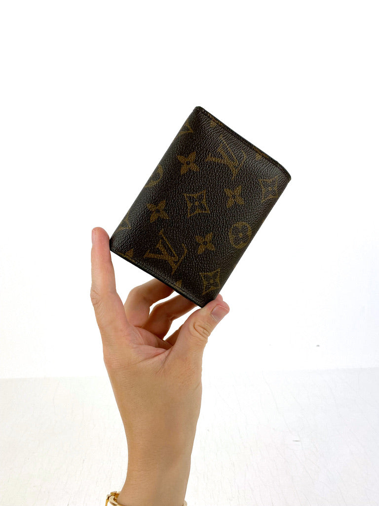 Louis Vuitton Monogram Victorine Pung