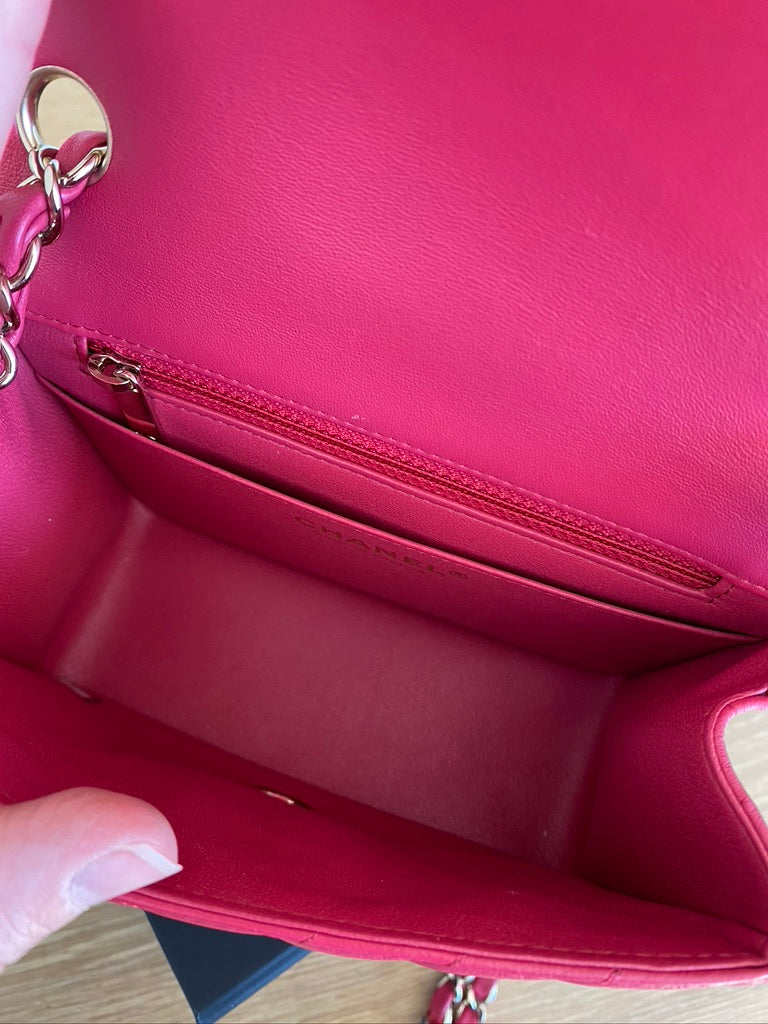 Chanel Mini Flap Bag Chaveron - Pink. (Nypris ca 35.210 kr)
