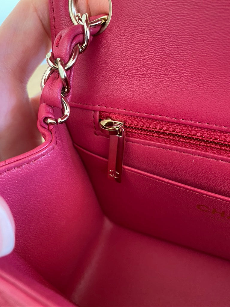 Chanel Mini Flap Bag Chaveron - Pink. (Nypris ca 35.210 kr)