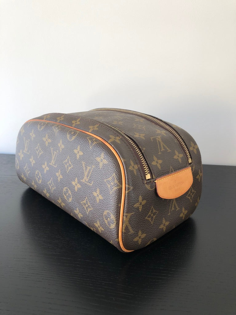 Louis Vuitton King Size Pouch Monogram Canvas