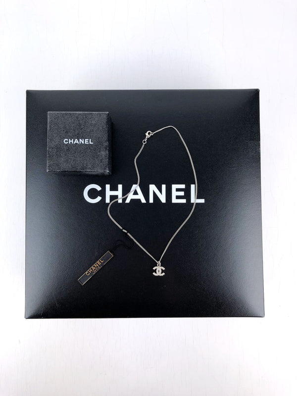 Chanel Halskæde Med Logo