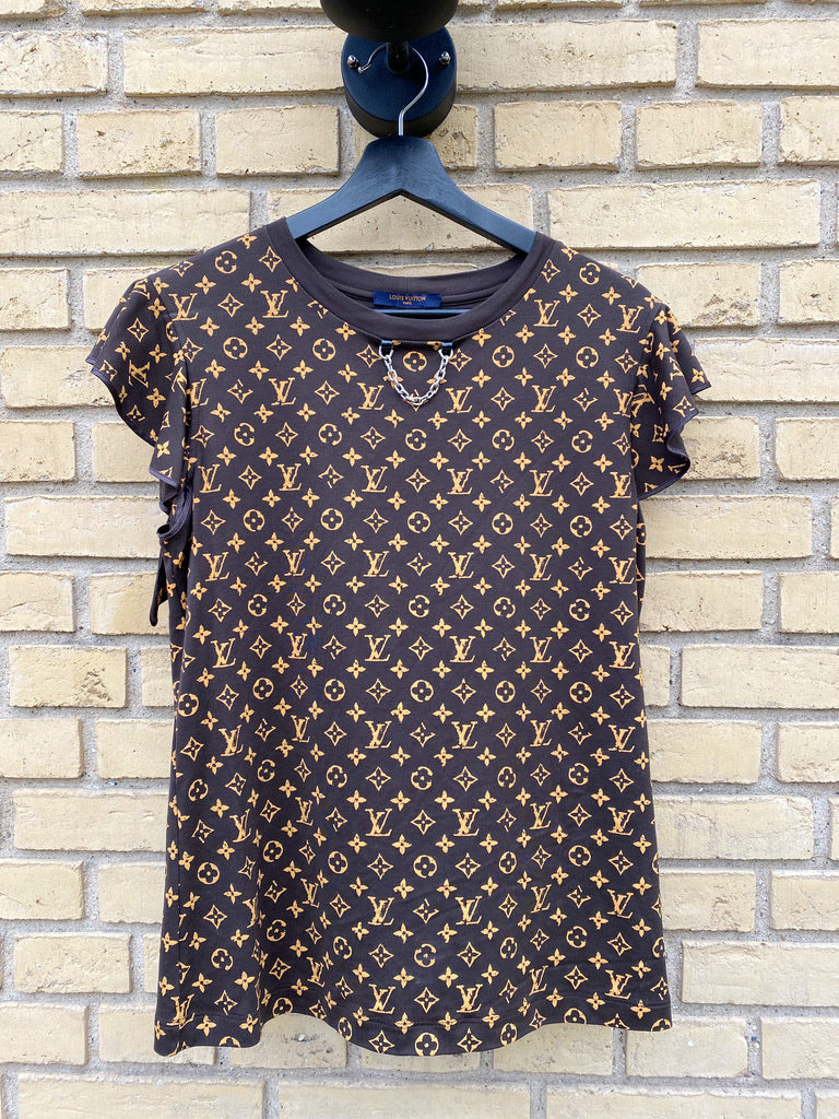 Louis Vuitton Escale Printed Luxery T-Shirt - Passer Ca Str S/Lille M (Oprindeligt Str L, Men Lille I Størrelsen)