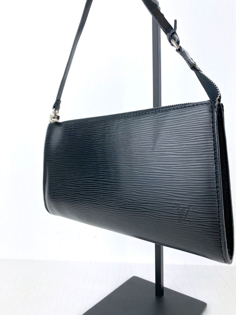 Louis Vuitton Epi Pochette Taske - Sort Med Sølvhardware