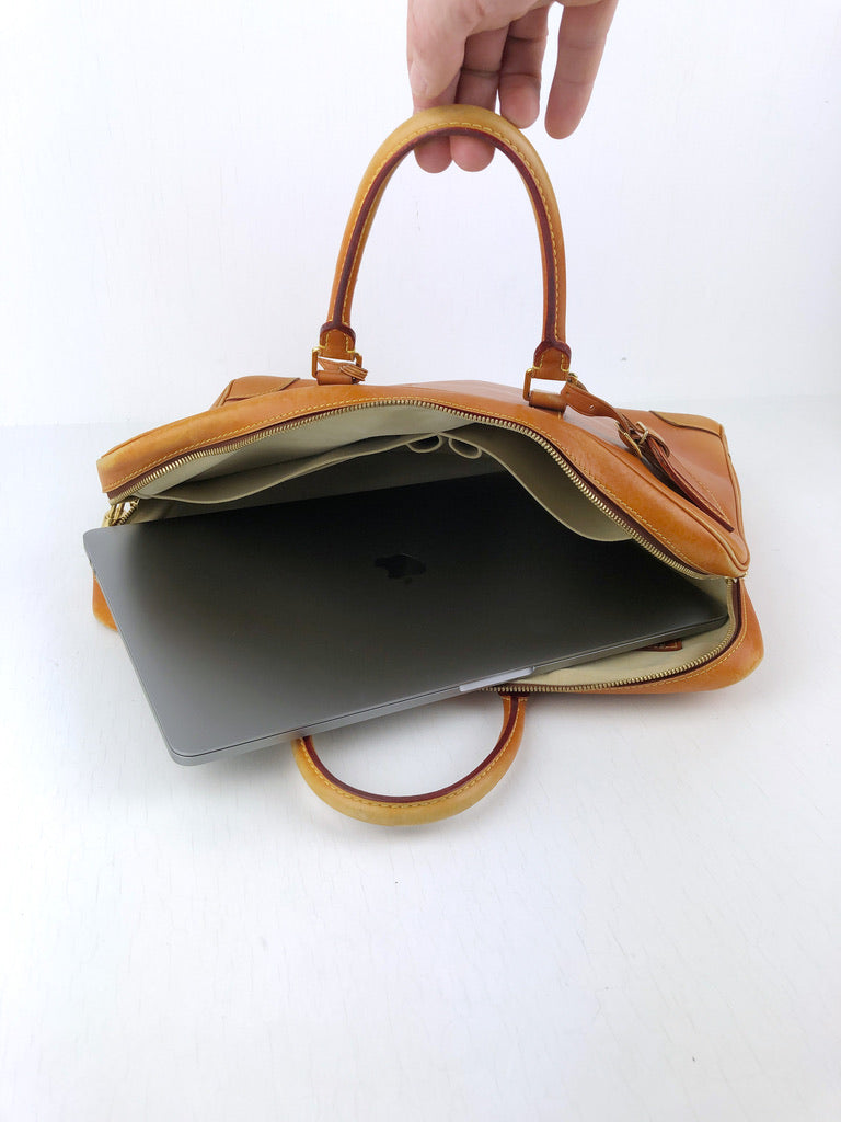 Louis Vuitton - Porte-Documents Voyage Cuir Nomade Leather (Nypris ca 27.452 kr/3.150 Pund)