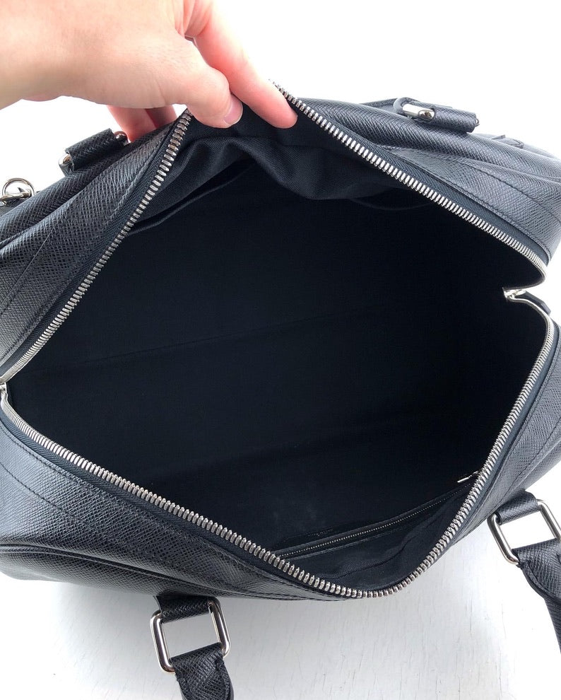 Louis Vuitton Taiga Stanislav Taske - Sort