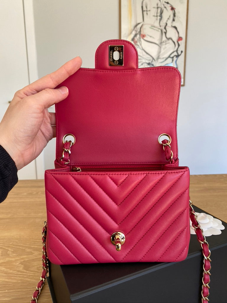 Chanel Mini Flap Bag Chaveron - Pink. (Nypris ca 35.210 kr)