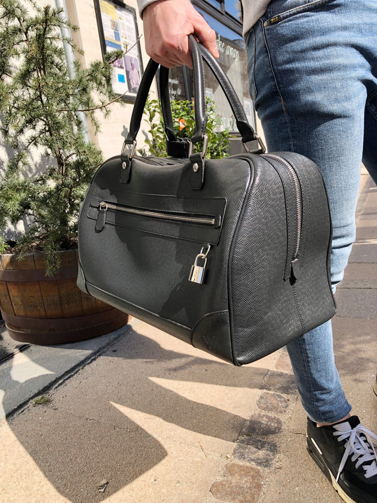 Louis Vuitton Taiga Stanislav Taske - Sort