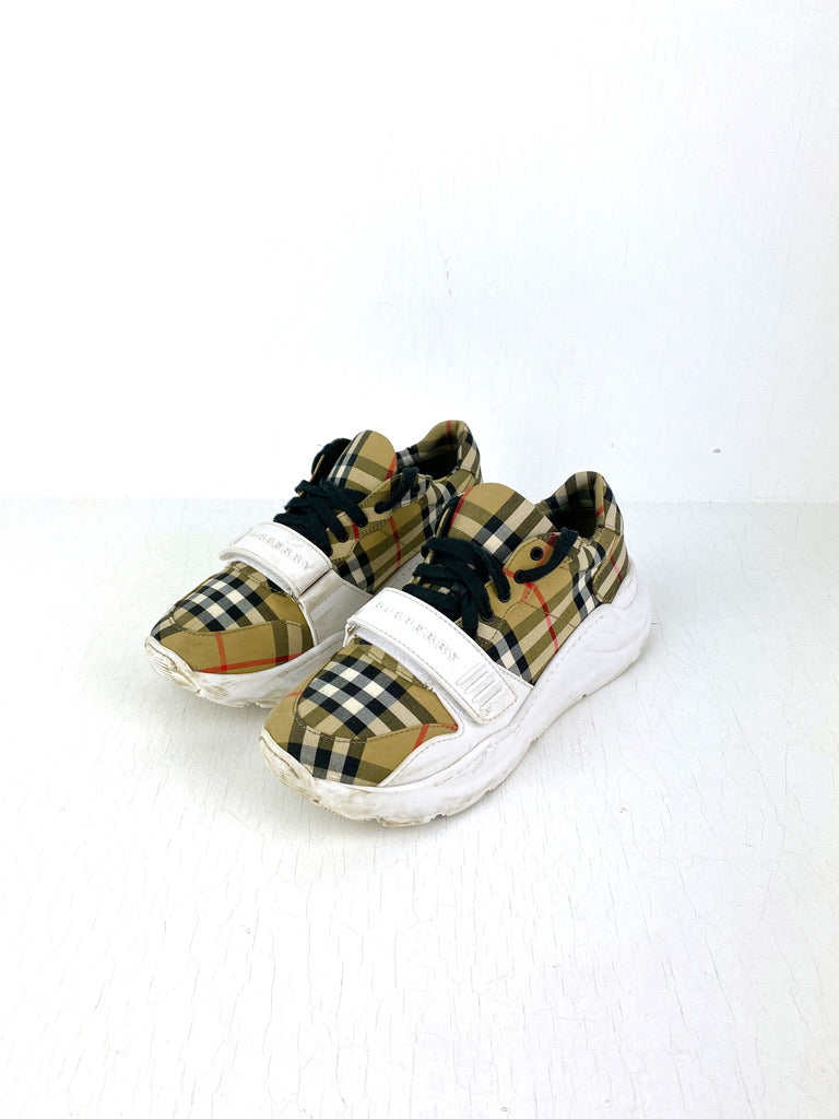 Burberry Sneakers - Str 39