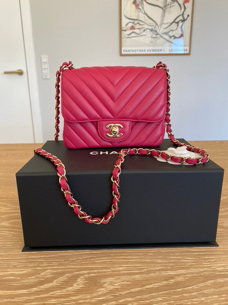 Chanel Mini Flap Bag Chaveron - Pink. (Nypris ca 35.210 kr)