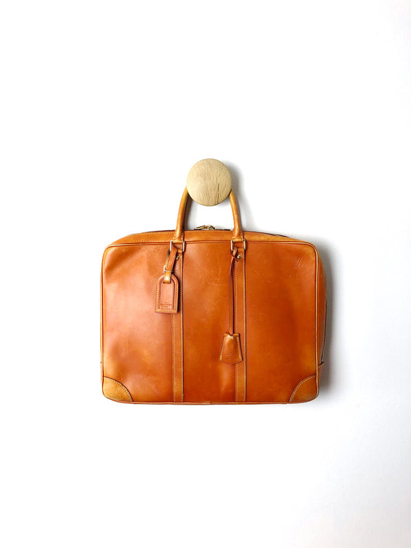 Louis Vuitton - Porte-Documents Voyage Cuir Nomade Leather (Nypris ca 27.452 kr/3.150 Pund)