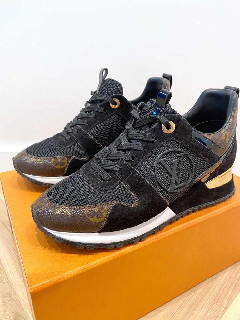 Run Away Trainer - Passer ca str 37 (Oprindeligt Str 36 Men De Er Store I Størrelsen)