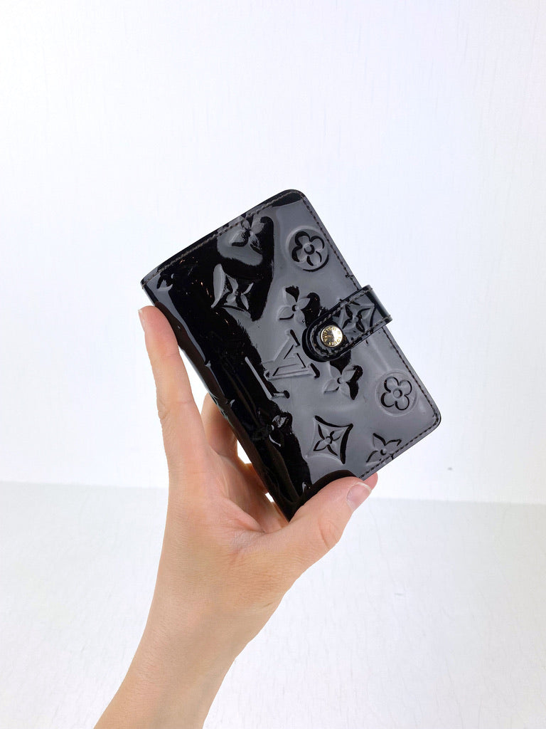 Louis Vuitton Pung I Auberginefarvet Lak