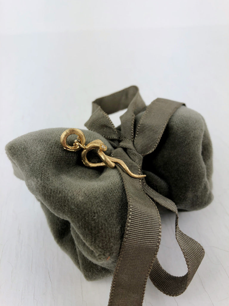 Ole Lynggaard Snakes Sweet Drop Charm/Vedhæng  - 18 Karat Guld Med Diamanter