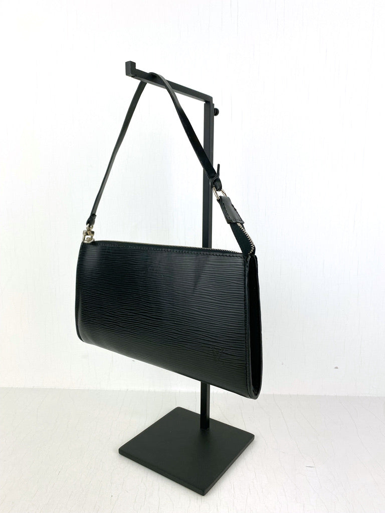 Louis Vuitton Epi Pochette Taske - Sort Med Sølvhardware