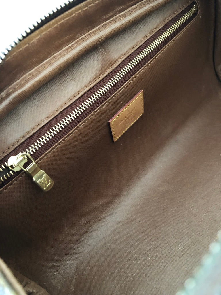 Louis Vuitton King Size Pouch Monogram Canvas