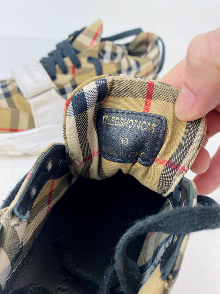 Burberry Sneakers - Str 39