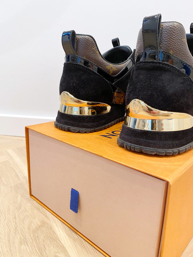 Run Away Trainer - Passer ca str 37 (Oprindeligt Str 36 Men De Er Store I Størrelsen)