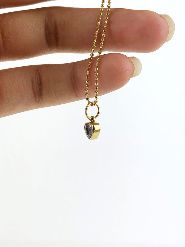 Carre Lille Hjerte Vedhæng - 18 Karat Guld Med Blå Safir