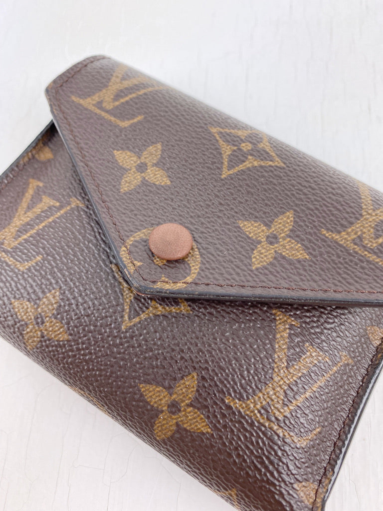 Louis Vuitton Monogram Victorine Pung