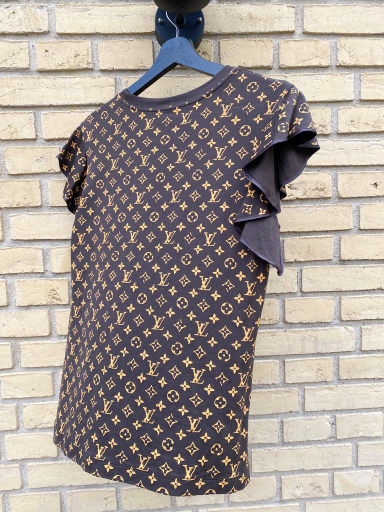 Louis Vuitton Escale Printed Luxery T-Shirt - Passer Ca Str S/Lille M (Oprindeligt Str L, Men Lille I Størrelsen)