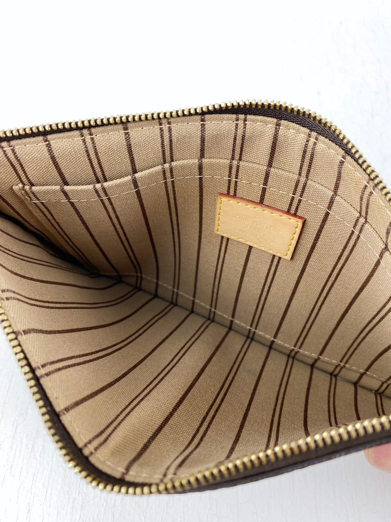 Louis Vuitton Monogram Clutch