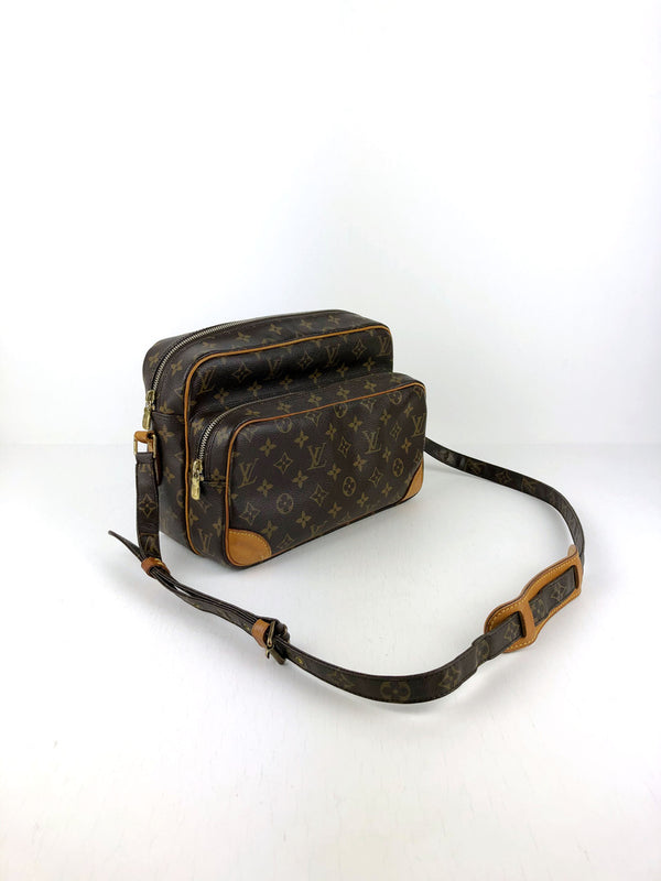 Louis Vuitton Nile Monogram Skulertaske